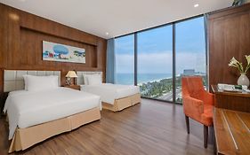 Yarra Ocean Suites Danang